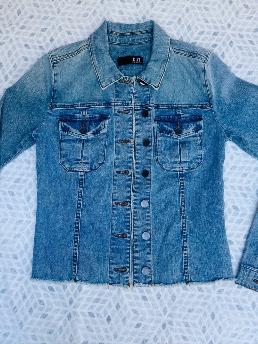 Kut From the Kloth Light Wash Stretch Denim Kara Jacket Raw Hem Capsule Casual - Picture 2 of 12